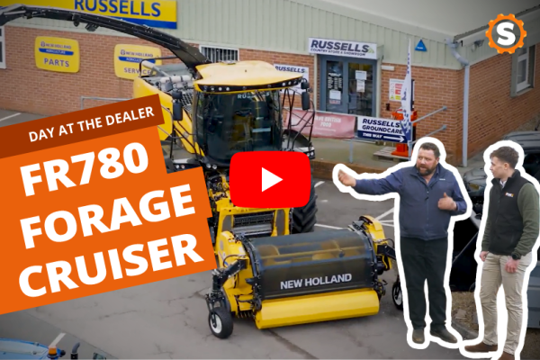 New Holland FR780 Forage Cruiser : présentation complète et analyse détaillée des caractéristiques